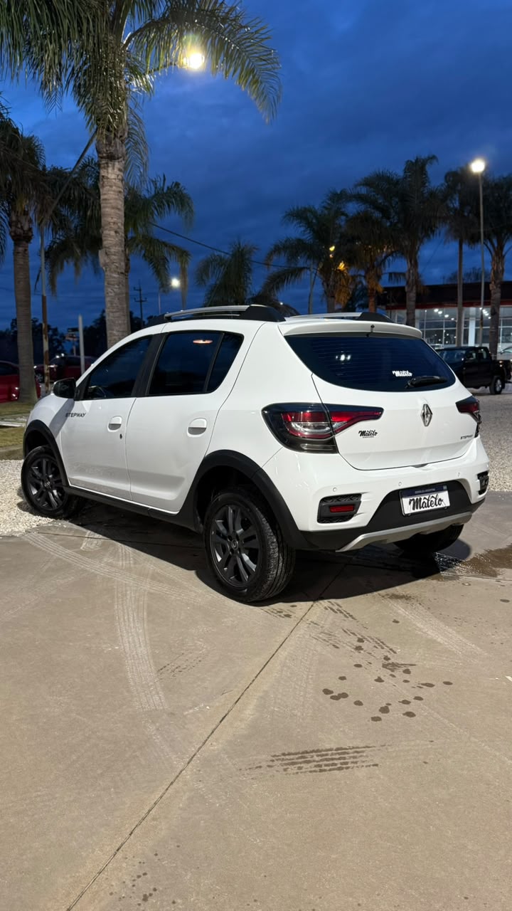 RENAULT - SANDERO  PH2 STEPWAY  INTENS   1.6  - AUTOMÁTICA - 2020